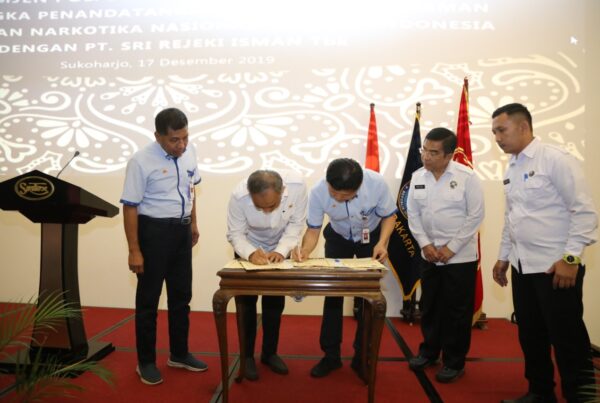 Kegiatan Penandatanganan Nota Kesepahaman antara BNNRI dengan PT. Sri Rejeki Isman (Sritex) Group Kegiatan Penandatanganan Nota Kesepahaman antara BNNRI dengan PT. Sri Rejeki Isman (Sritex) Group