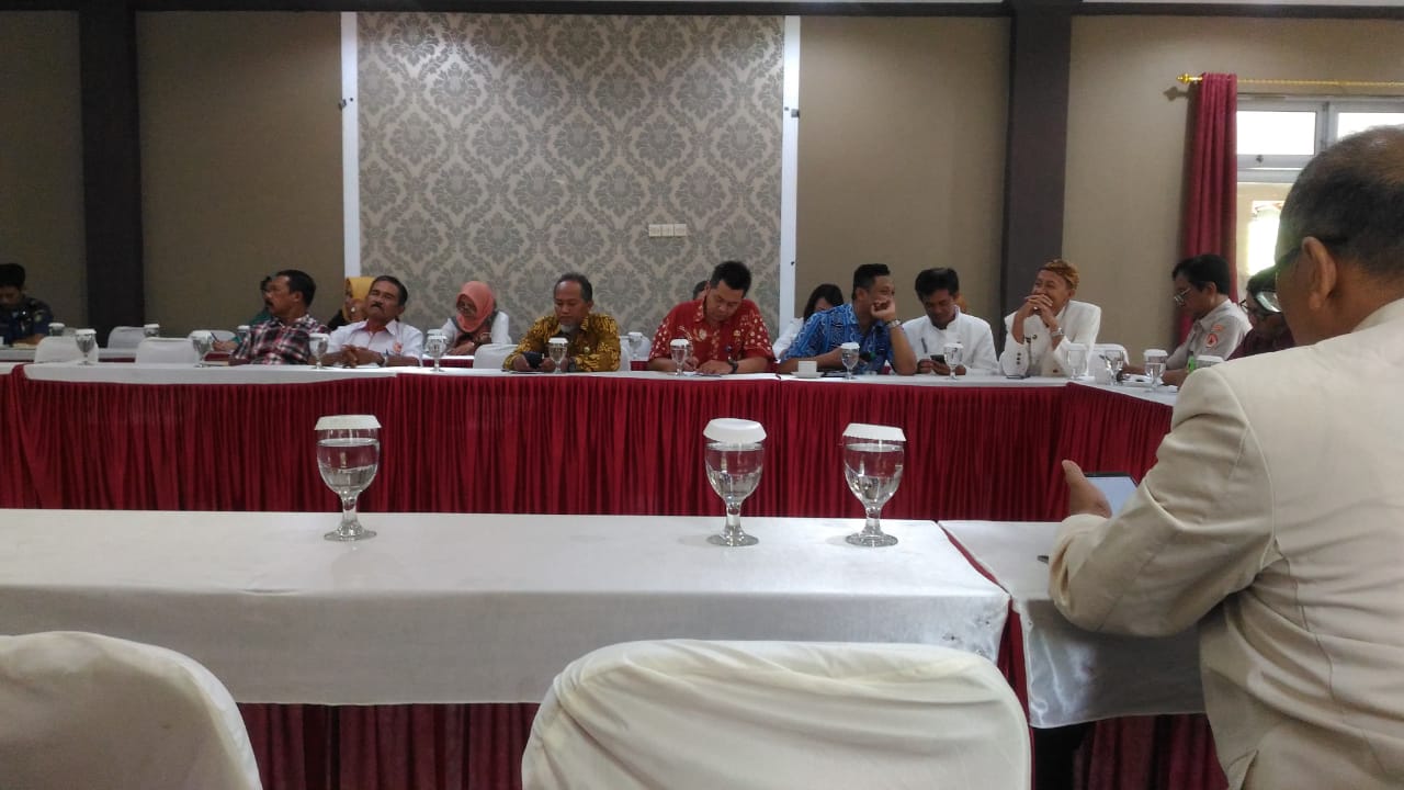 Kegiatan FGD II penyusunan SOP Hibah di Lingk Pemkot Surakarta Th 2019 Kegiatan FGD II penyusunan SOP Hibah di Lingk Pemkot Surakarta Th 2019