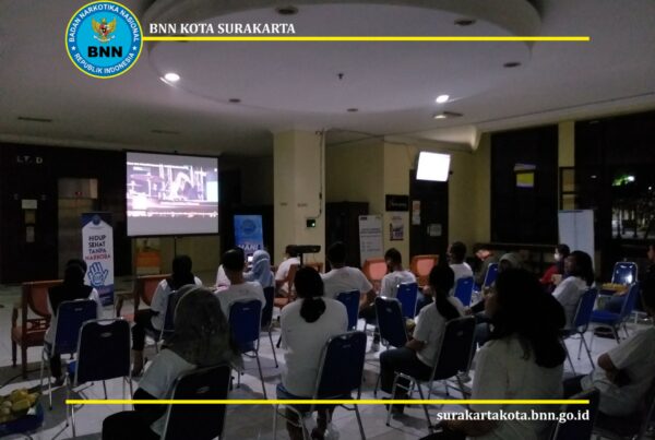Nonton Bareng Konser Amal Hidup 100 Persen