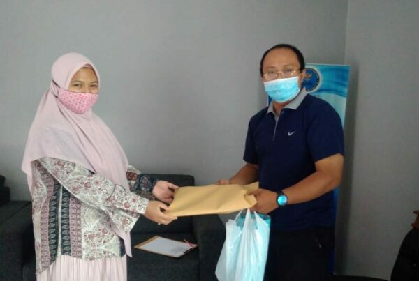 Penyerahan Media P4GN Kepada Penggiat Anti Narkoba
