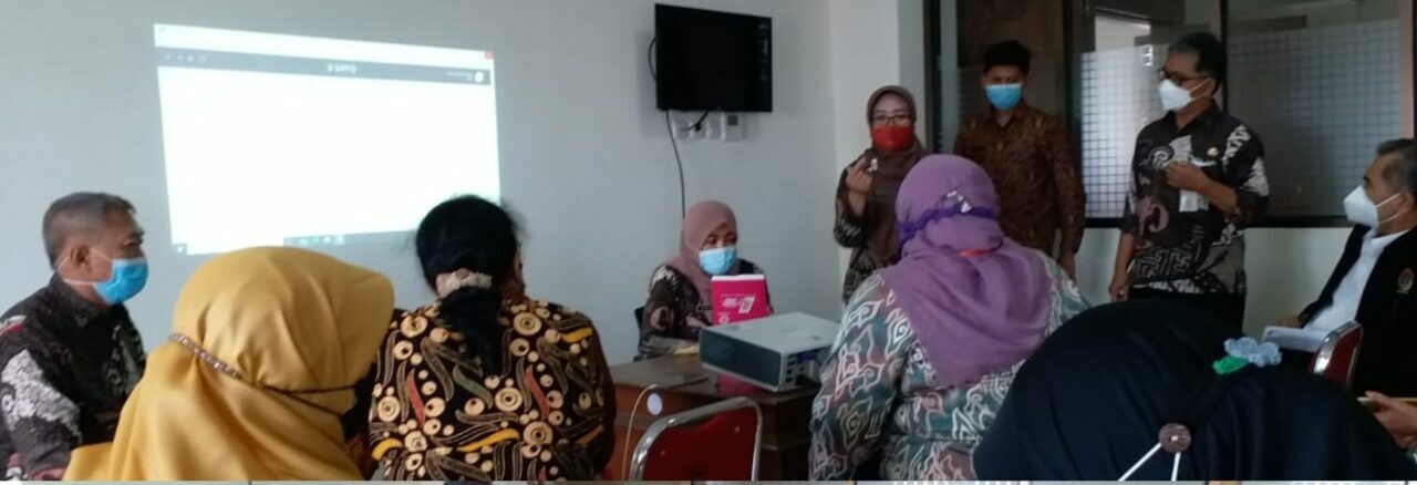 Rapat Desk Sinkronisasi Perangkat Daerah Kota Surakarta Tahun 2022 Rapat Desk Sinkronisasi Perangkat Daerah Kota Surakarta Tahun 2022