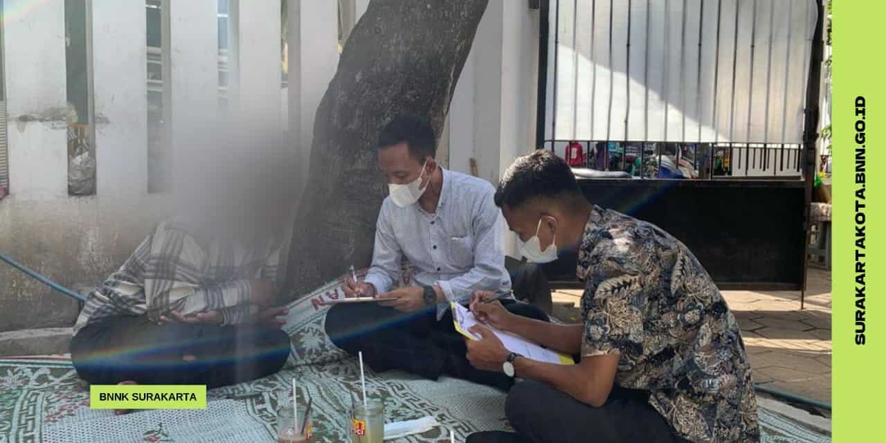 Skrinning dan Intervensi Singkat (SIL) di Wilayah Kelurahan Stabelan Skrinning dan Intervensi Singkat (SIL) di Wilayah Kelurahan Stabelan