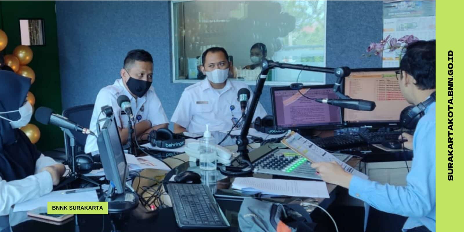Talkshow Solopos FM : "Dari Surakarta Untuk Indonesia Bersih Narkoba" Talkshow Solopos FM : “Dari Surakarta Untuk Indonesia Bersih Narkoba”