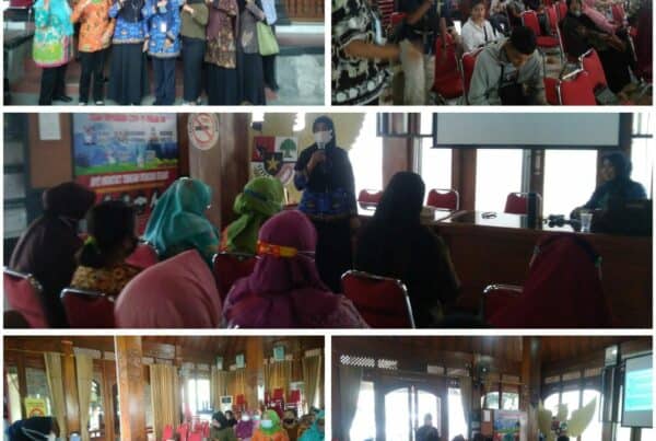 Informasi dan Edukasi melalui Penyuluhan dalam kegiatan Karya Bhakti Daerah Kelurahan Pucangsawit Kecamatan Jebres Kota Surakarta