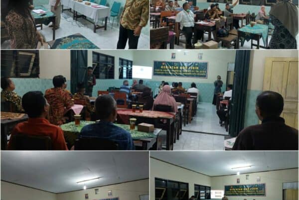 Informasi dan Edukasi melalui Penyuluhan dalam kegiatan Karya Bhakti Daerah Tahap VI Kelurahan Joglo Kota Surakarta